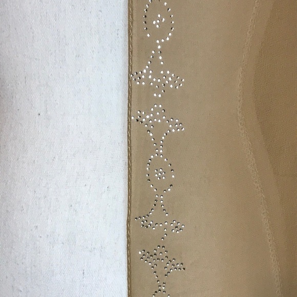 TAN SCARF ✨✨✨ - Picture 3 of 4